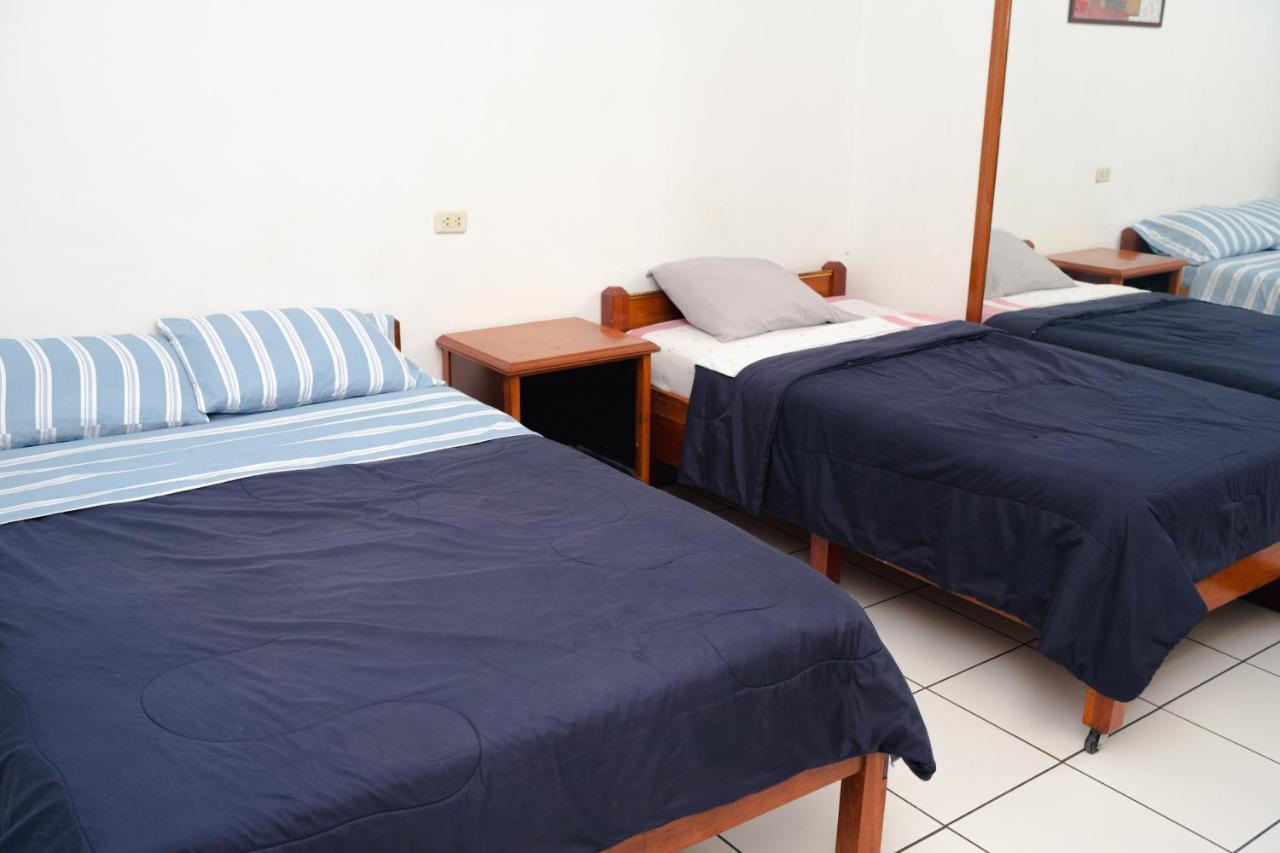 Yaki Hostel Ліма Екстер'єр фото