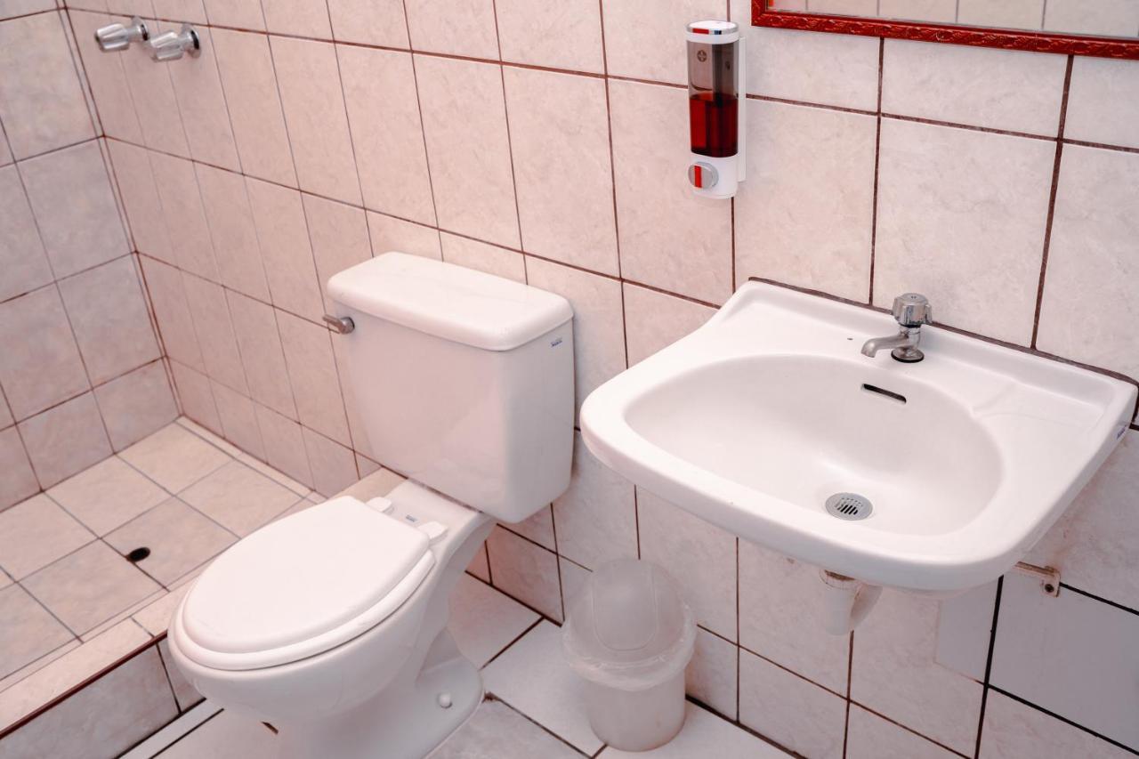 Yaki Hostel Ліма Екстер'єр фото