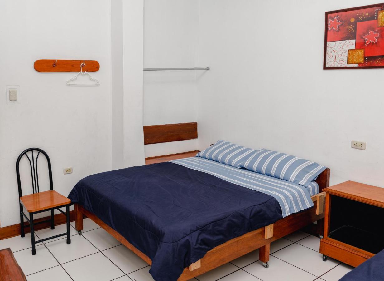 Yaki Hostel Ліма Екстер'єр фото
